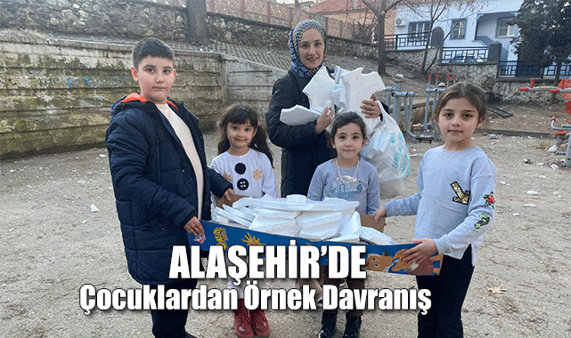 Alaşehir'de Çocuklardan Örnek Davranış: Parkı Temizlediler