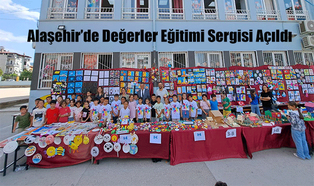Alaşehir’de Değerler Eğitimi Kapsamında resim sergisi düzenlendi