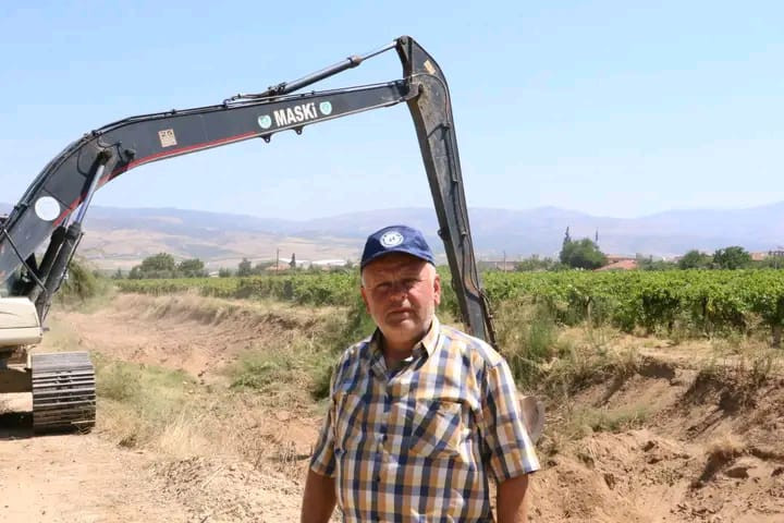 Alaşehir'de dere temizliği çalışmaları sürüyor 