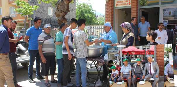 Çiftçi kuruluşları, 'Çiftçiler Günü'nü üreticilerle birlikte kutladı